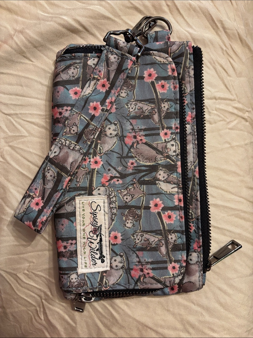Opossum print wallet/wrislet